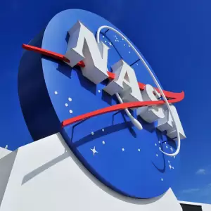 NASA Sebut Sampah Luar Angkasa Tantangan Besar