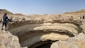 Misteri Lubang Besar di Tengah Gurun Yaman, Fenomena Alam Langka yang Belum Terungkap