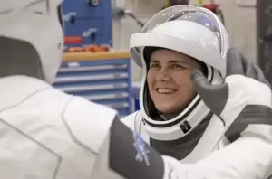 Profil Anna Kikina, Kosmonot Cantik Pertama yang ke Luar Angkasa dengan Roket SpaceX