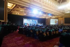 ISTN Kukuhkan 430 Wisudawan, 13 Mahasiswa Jadi Lulusan Terbaik