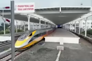 Kereta Cepat dan LRT Jabodebek Ditargetkan Beroperasi Bersamaan Juni 2023