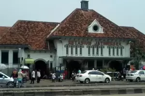 Mengenal Sejarah Stasiun Jatinegara, Berawal dari Stasiun Biasa hingga Jadi Cagar Budaya
