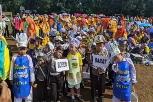 Sambil Lukis Layang-layang, Ribuan Anak-anak Ikuti Gerakan Sarapan Kaya Manfaat di Bogor