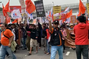 Ribuan Buruh Bakal Long March dari Bundaran HI ke Patung Kuda, Ini Tuntutannya