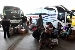 Lonjakan Penumpang Bus di Terminal Pulogebang Diprediksi H-2 Natal