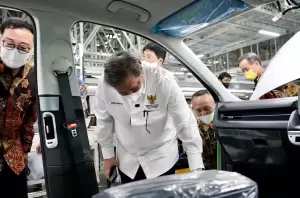 Test Drive Hyundai Ioniq Prime, Airlangga: Industri Otomotif Terus Catat Kinerja Positif