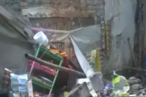 Kepala Balita Bocor Tertimpa Tembok Rumah Roboh di Tambora