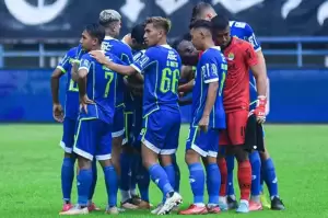 Madura United vs Persib Bandung: Luis Milla Antisipasi Sayap Sape Kerrab