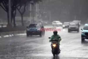 BMKG: Hujan Disertai Petir dan Angin Kencang Landa Jakarta pada Sore Hari