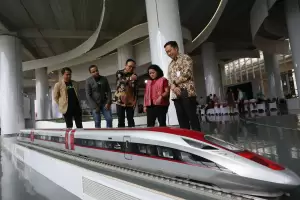 GoTo Gandeng Kereta Cepat China, Turun Stasiun Bisa Oper Gojek, GoRide, atau GoCar