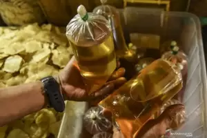 Minyak Subsidi Langka, Pedagang Beras di Jakarta Utara Menjerit