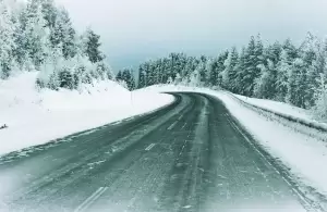 Aspal Aditif Bebaskan Jalan Raya dari Tumpukan Es