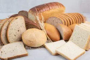 Perbedaan Roti Gandum dan Roti Tawar, Mana yang Lebih Sehat?