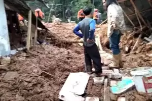 Bogor Dikepung Bencana Longsor, Banjir, Angin Kencang