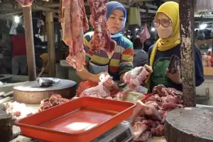 Pedagang Pede Daging Sapi Tetap Laris Meski Harga Naik