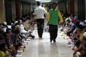 Selama Ramadan, Masjid Istiqlal Sediakan Ribuan Takjil dan Nasi Boks Berkualitas