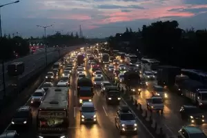 Volume Kendaraan Melintasi Tol Jakarta-Cikampek 5.606 Unit/Jam
