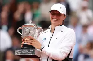 Juara Grand Slam Prancis Terbuka 2023, Iga Swiatek Pertahankan Status Ratu Tenis Dunia