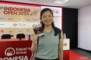 Debby Susanto Alih Profesi Jadi Wartawan di Indonesia Open 2023
