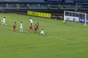 Final Piala AFF U-23, Indonesia vs Vietnam: Ernando Tepis Penalti, Babak Pertama Imbang 0-0