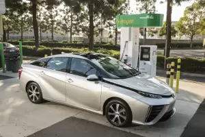 Toyota Siap Datangkan Mobil Bertenaga Hidrogen ke Indonesia