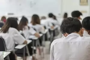 Berapa Kisaran Gaji Lulusan SMA dan SMK di Indonesia? Ternyata Segini per Bulannya