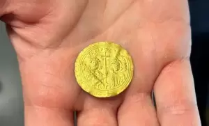 Harta Karun Romawi Timur, Koin Emas Wajah Yesus Ini Berusia 1.000 Tahun