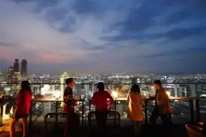 The Bar dan Kita Bar Hadirkan Nuansa Keakraban dengan View Menakjubkan Langit Jakarta