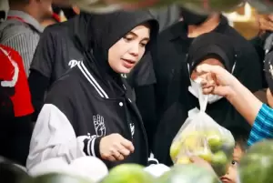 Siti Atikoh Ungkap Cara Ganjar-Mahfud Jaga Kestabilan Harga Bahan Pokok