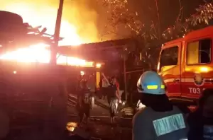 Kebakaran di Palmerah Hanguskan 15 Rumah, 61 Orang Mengungsi
