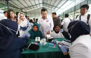 Pemeriksaan Kesehatan Gratis dan Bazar Migor di Jayanti Tangerang Disambut Antusias Warga