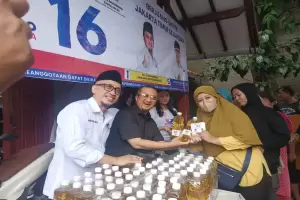 Bazar Murah Partai Perindo Jadi Daya Tarik Ratusan Warga di Pasar Rebo Jaktim