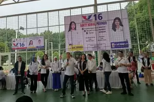 Momen HT Pamer Peringkat Timnas Futsal di Hadapan Warga Jaksel saat Bazar Murah Perindo