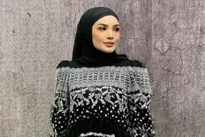 Nindy Ayunda Nyaman Kenakan Hijab usai Umrah: Ya Didoain Aja