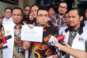 Diperiksa Polda Metro, Jubir TPN Aiman Witjaksono Bawa Bukti Ini ke Penyidik