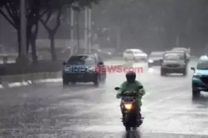 Jakarta Diguyur Hujan Deras, 4 RT dan 6 Ruas Jalan Tergenang Pagi Ini