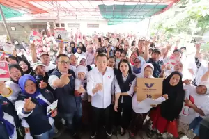 Bareng Caleg Perindo, Hary Tanoe dan Liliana Tanoesoedibjo Gelar Bazar Murah di Jakarta