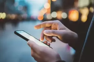Android 15 Bantu Lansia Mengakses Smartphone