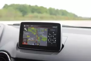 Cara Pasang GPS Mobil yang Benar agar Tidak Tersesat