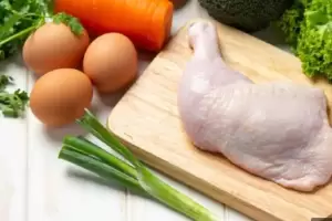 Ayam vs Telur, Mana Sumber Protein Paling Baik?