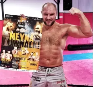 Petarung MMA Marcin Sianos Bikin Gerakan Mematikan di Pertarungan Tinju, Langsung Didiskualifikasi!
