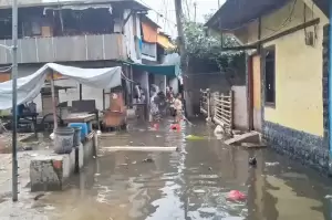 Meski Mulai Surut, 29 RT dan 9 Ruas Jalan di Jakbar dan Jakut Masih Banjir